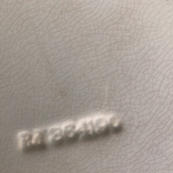 Vintage Leicester platter from prior to 1960. One chip as shown in pictures. - Picture 8 of 9